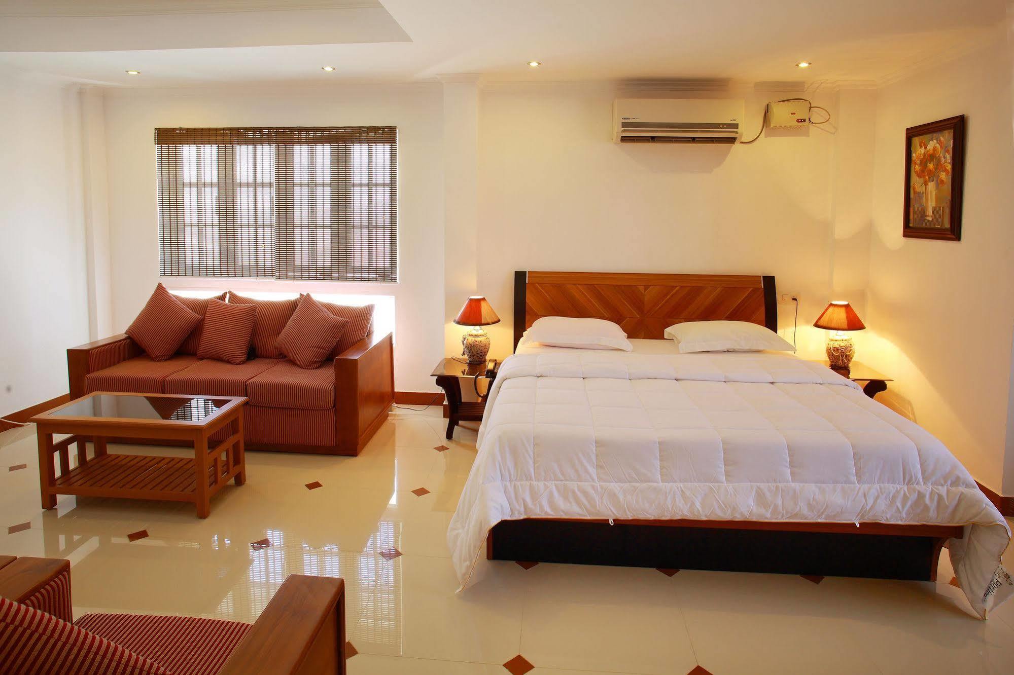 Phils' Residency & Banquets Hotel Kochi Luaran gambar