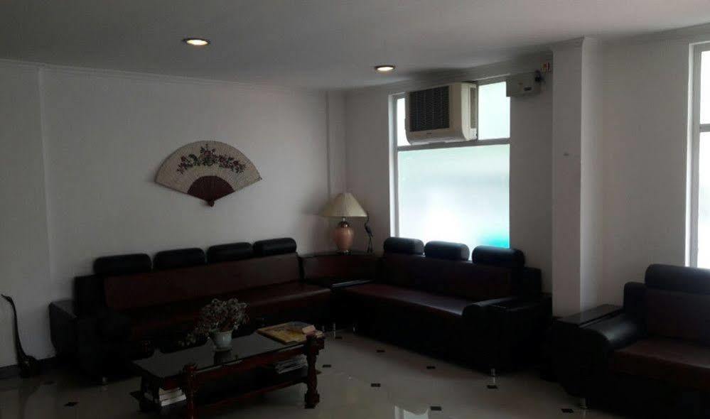 Phils' Residency & Banquets Hotel Kochi Luaran gambar